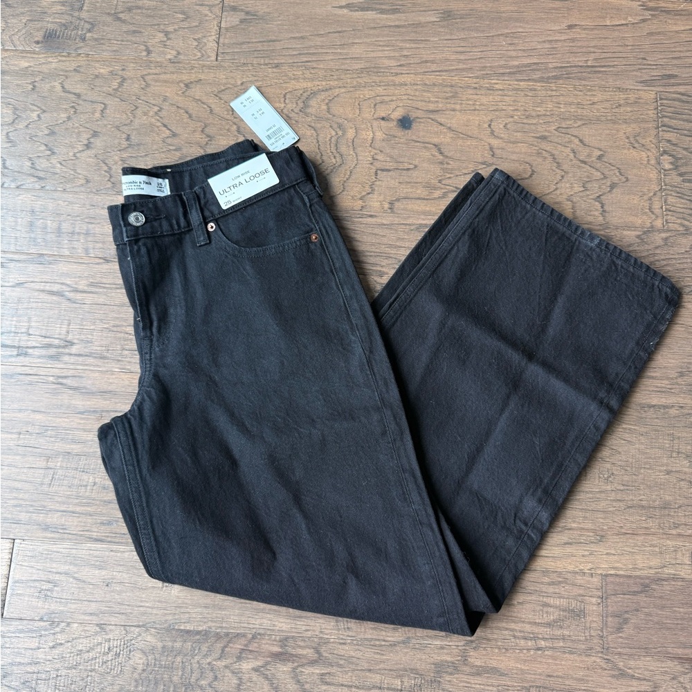 NWT Abercrombie Ultra Loose Jeans